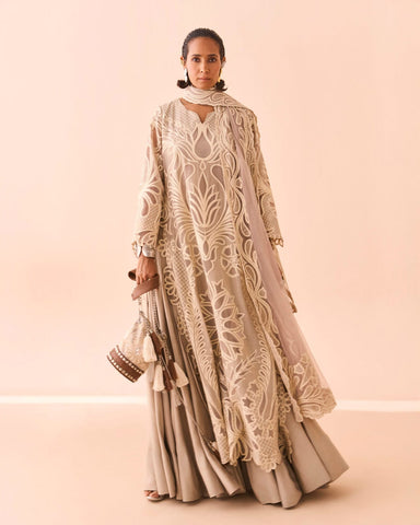 IQBAL HUSSAIN NEW CHIKANKARI LUXURY LAWN COLLECTION EZZZ-012