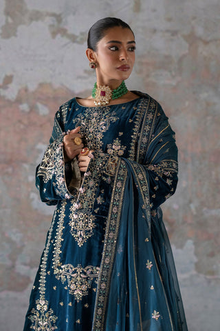 Emaan Adeel Saanjh Embroidered Velvet Suit