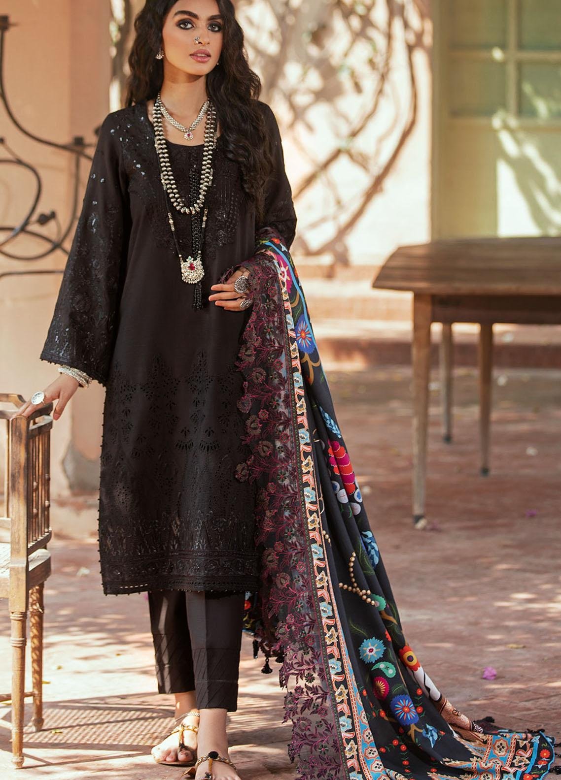 MAYA BY NUREH LUXURY LAWN COLLECTION 2022 - Hadiz Outfit