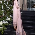 daisy-dust-6-azure-luxe-embroidered-3pcs-ayeza-khan-2022