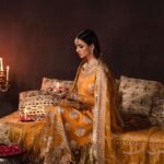 divani-by-afrozeh-luxury-silk-edition-006-amaltas-_1_