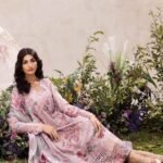 dahlia-by-iznik-embroidered-lawn-suits-unstitched-3-piece-iz24d-dl-09-whisper-summer-collection_1.jpg_width=640